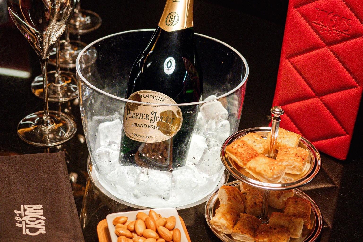Míchané drinky nebo Champagne pro příjemný večer