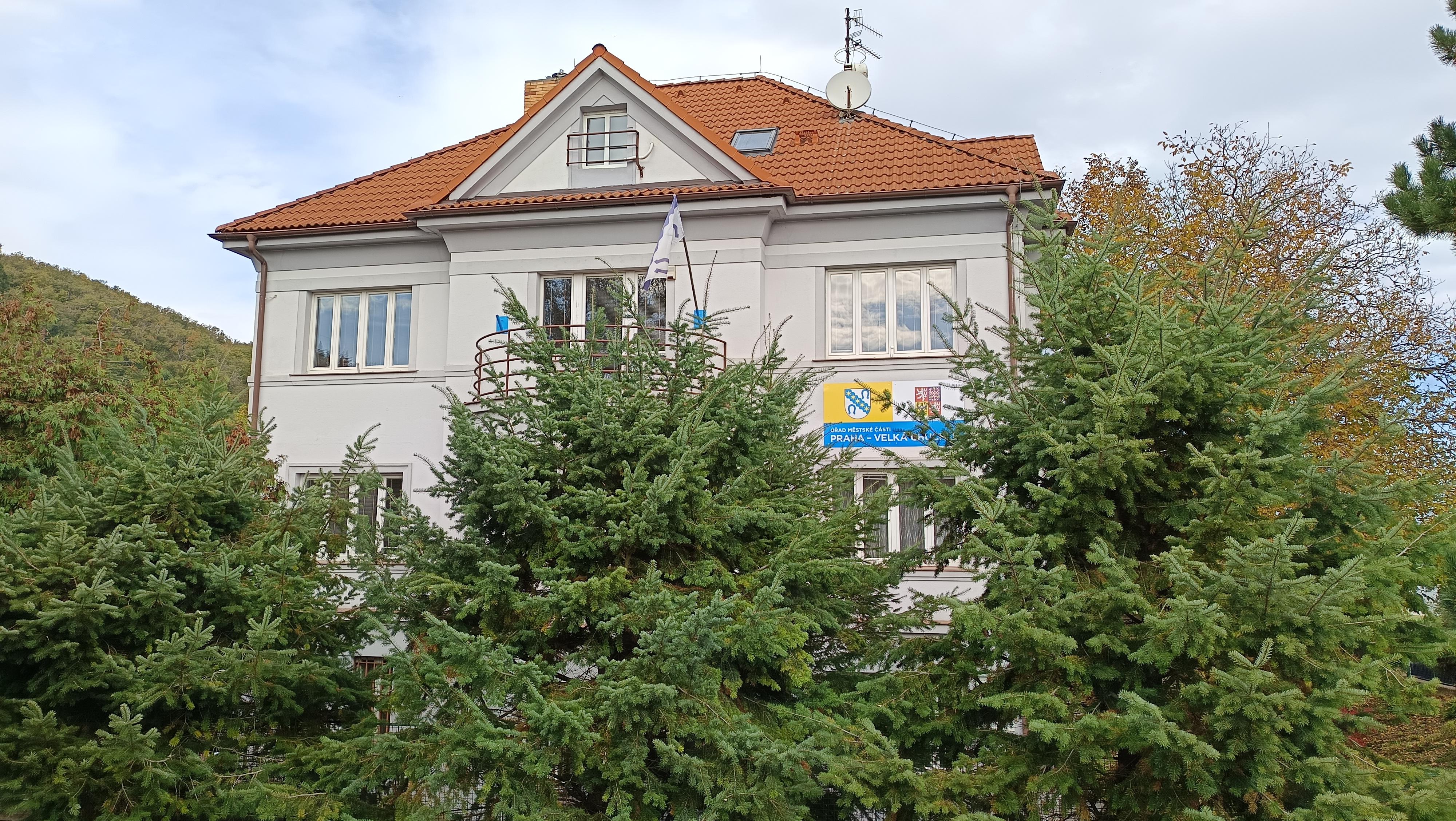 Úřad městské části Praha-Velká Chuchle foto 5