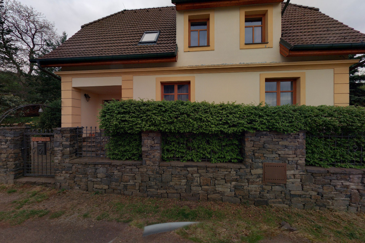 QUATRO FINANCE, a.s.