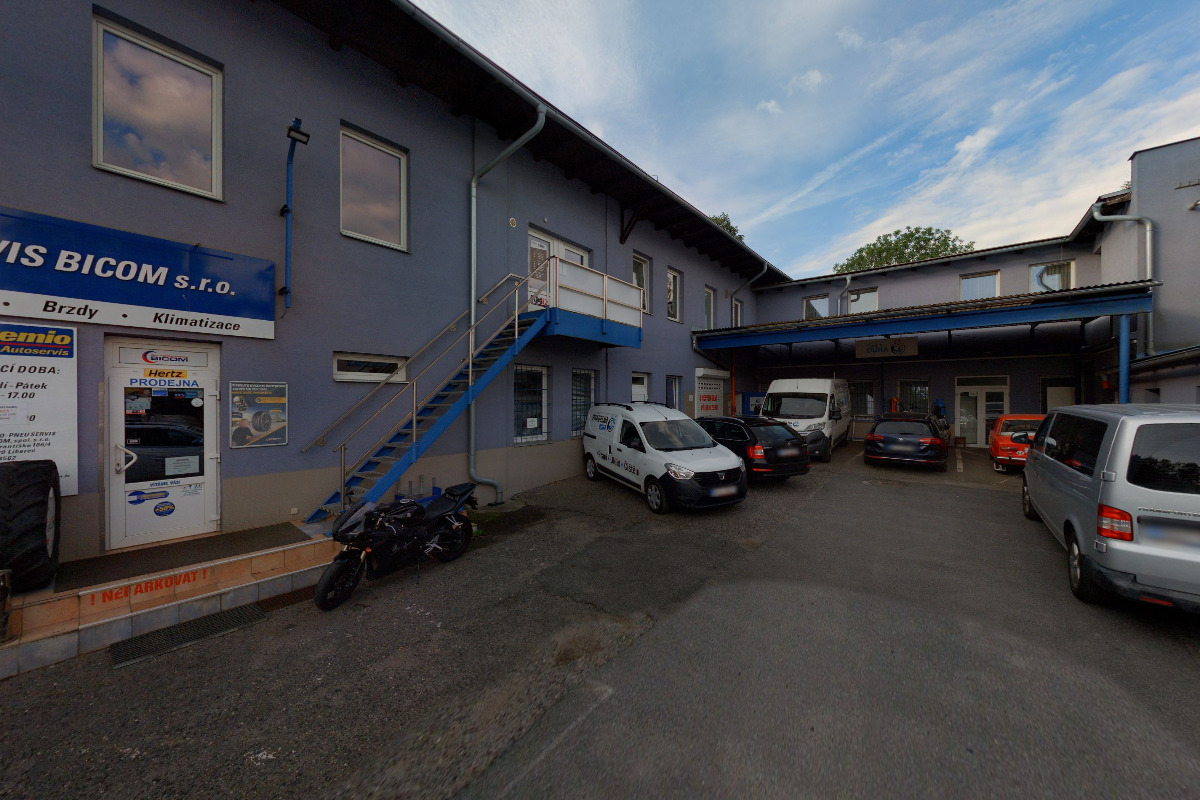 Autopůjčovna Hertz