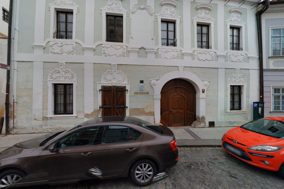 Knihovna Oblastního muzea v Lounech foto 2