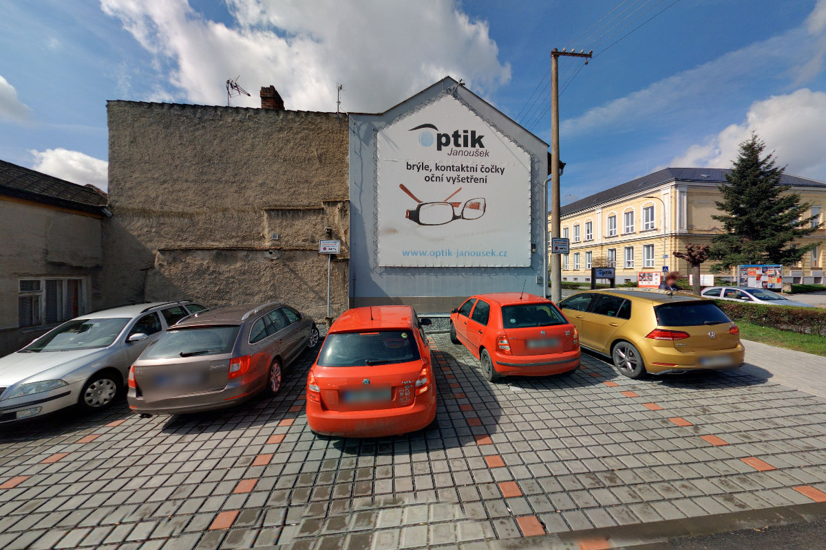 Optik - Janoušek Milan
