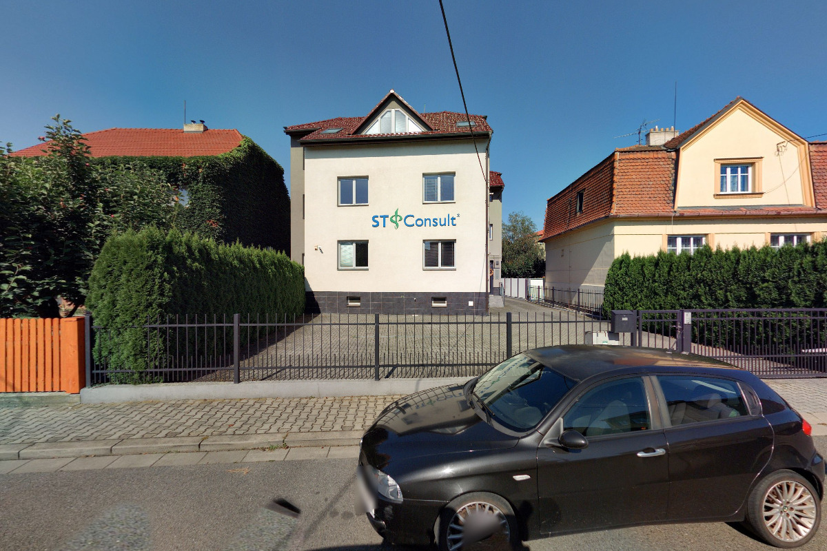 Martin Hanák - O pár kroků napřed