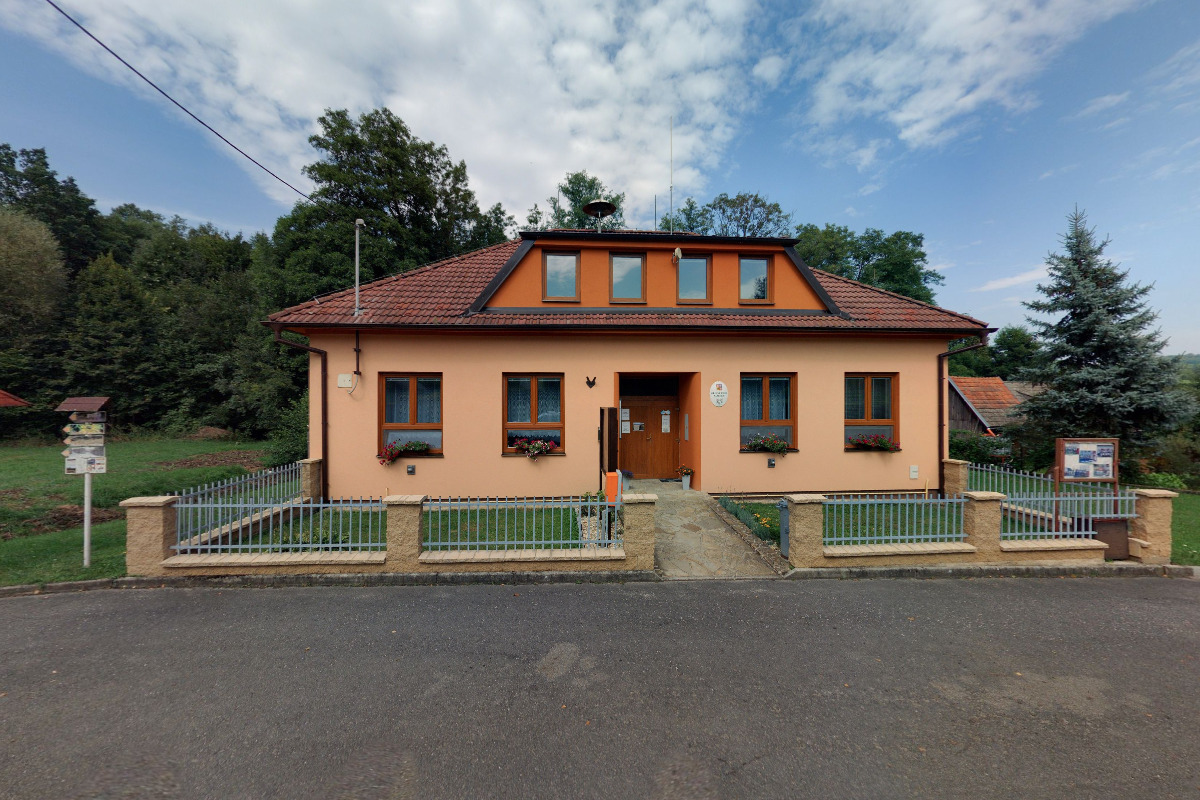 Obecní knihovna Vápenice foto 2