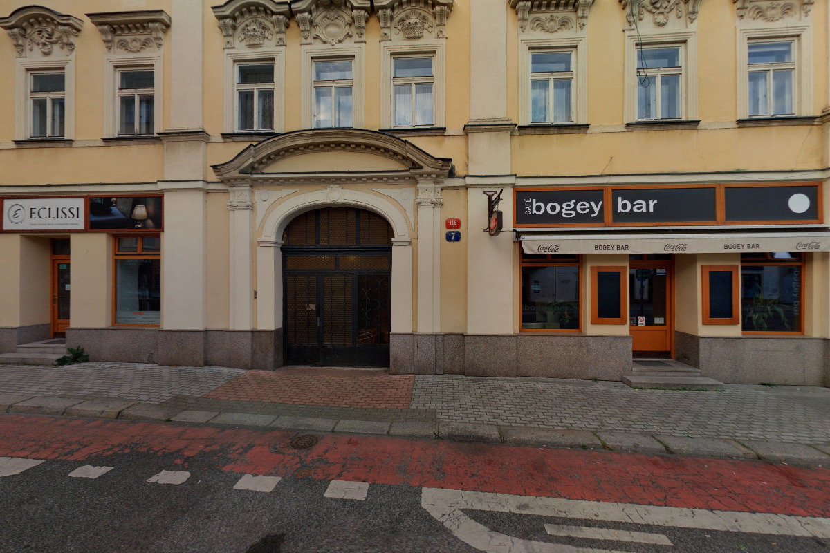 Café Bogey bar