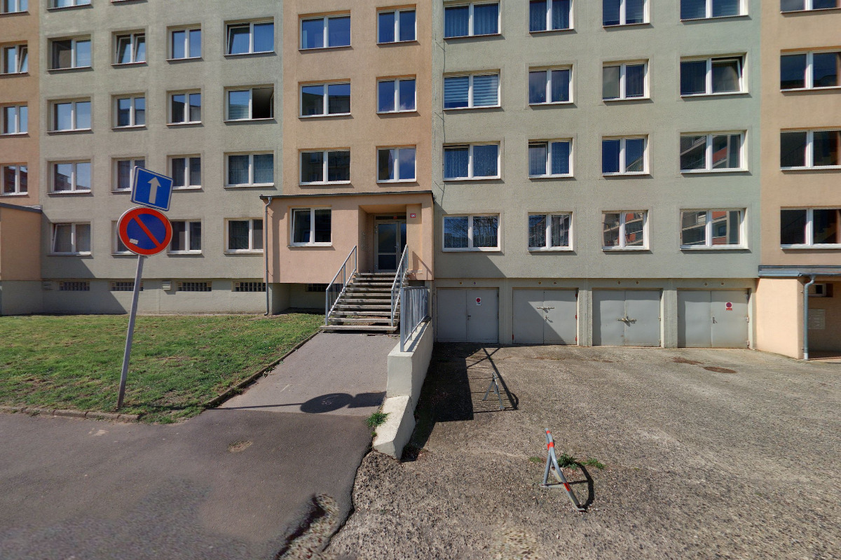 Sklo - konstrukce - Olga Hubačová