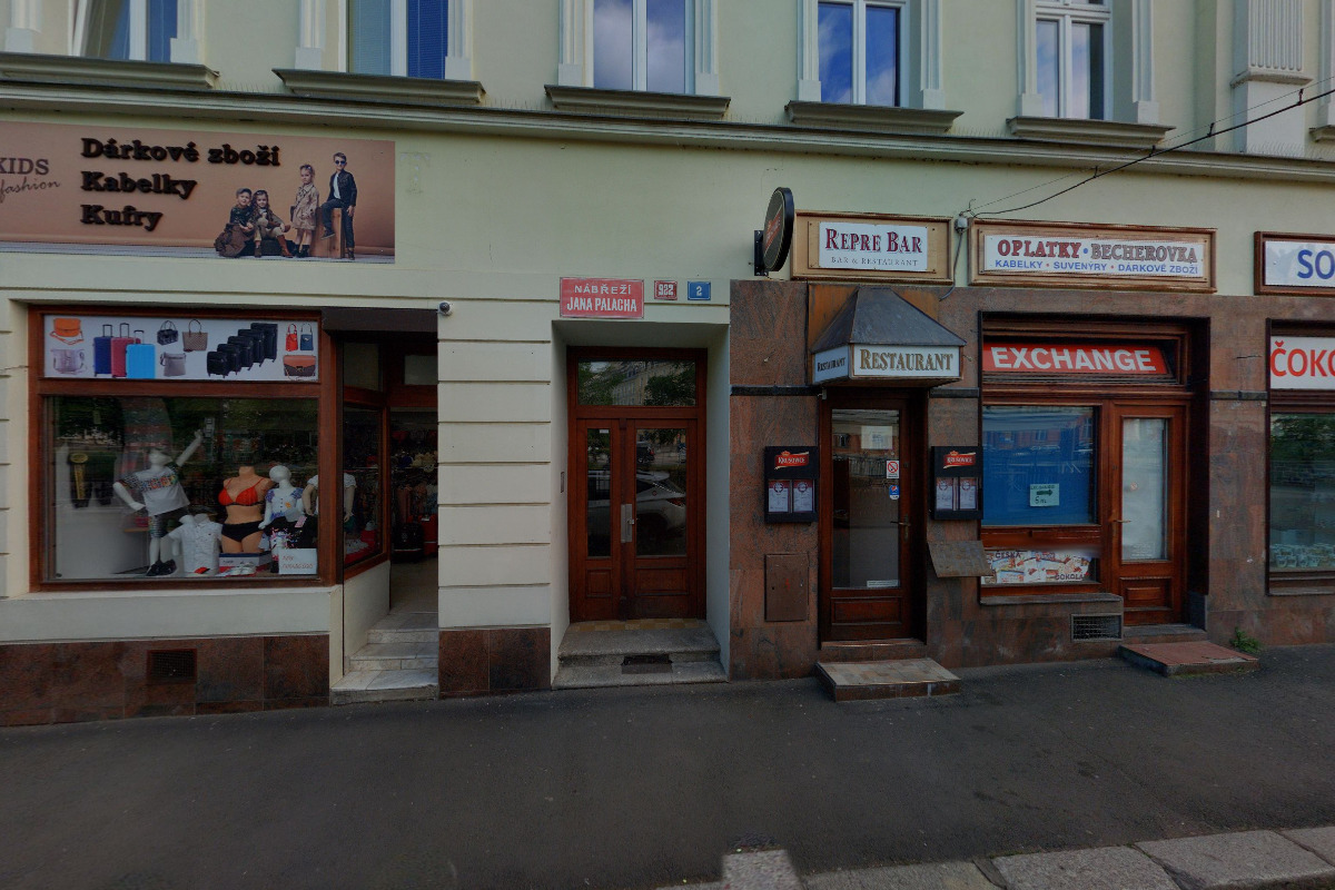 Repre Restaurant & Bar