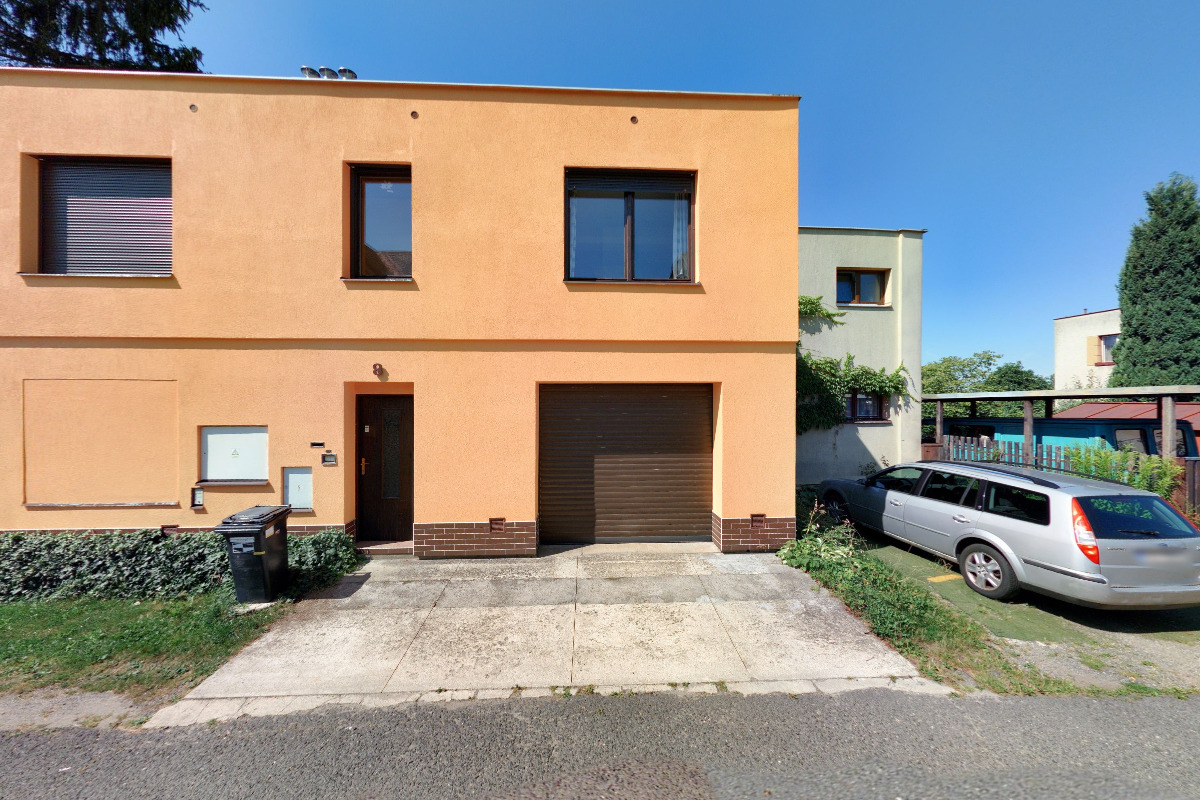 Černá bižuterie - Stanislav Jiroš foto 2