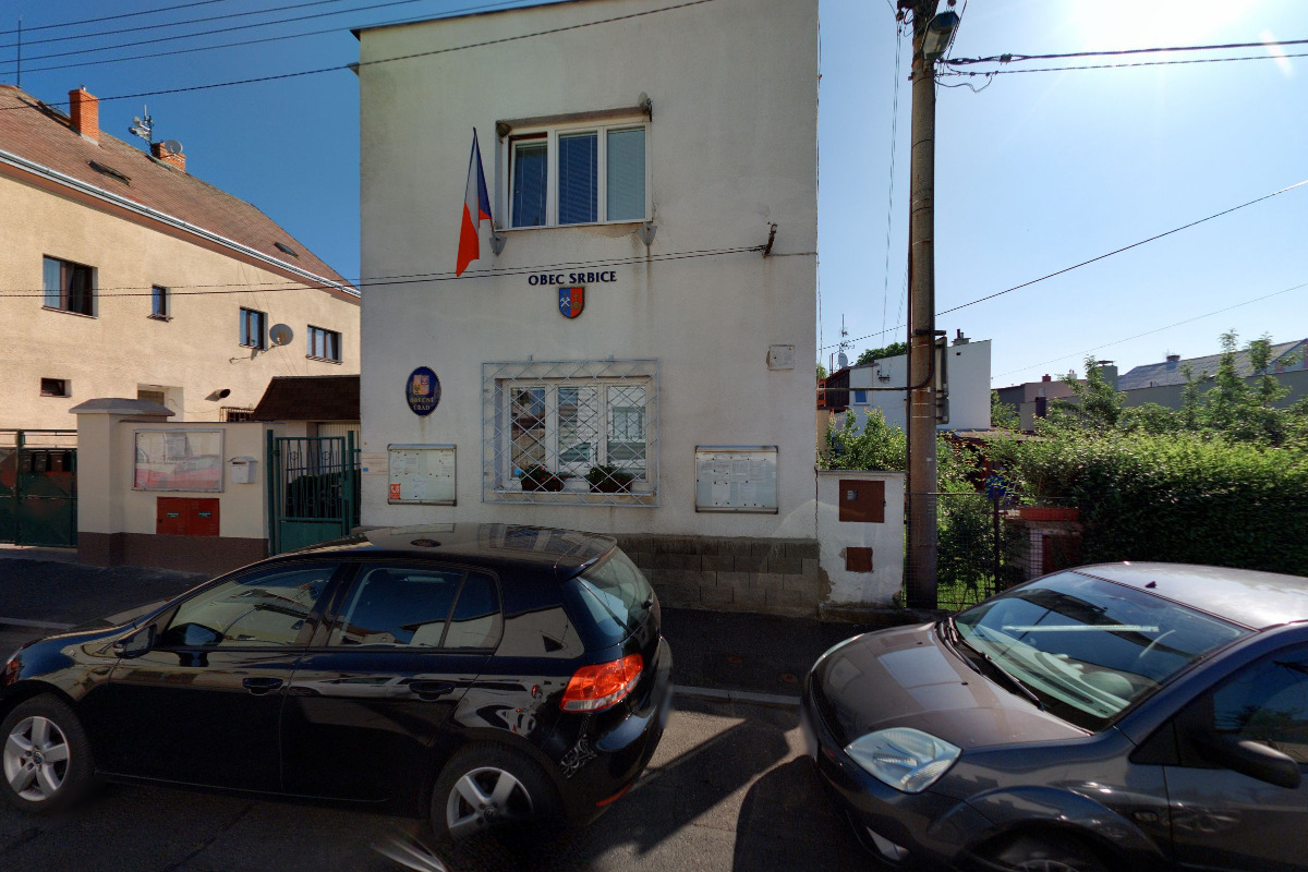 Srbice - obecní úřad foto 2