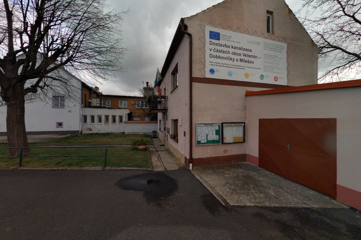 Velemín - obecní úřad foto 4