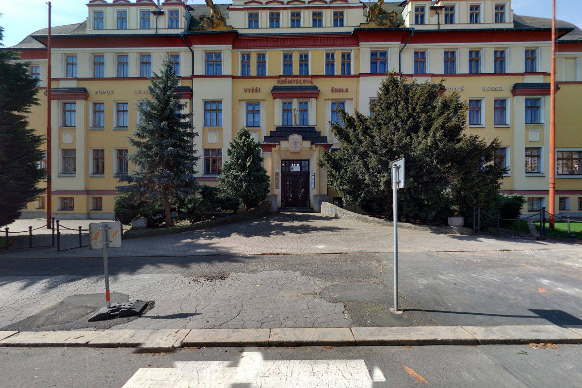 Střední průmyslová škola a Vyšší odborná škola, Chomutov foto 2