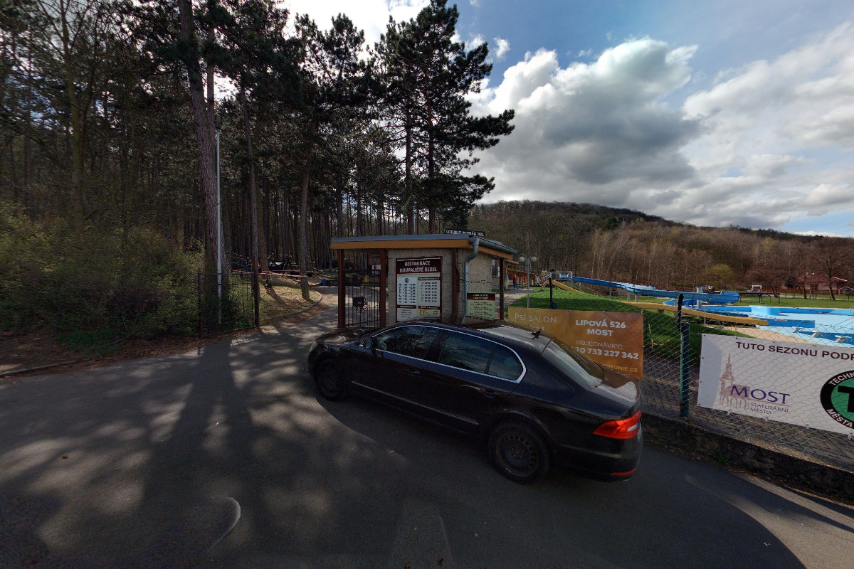 Lesní restaurace koupaliště Ressl foto 5
