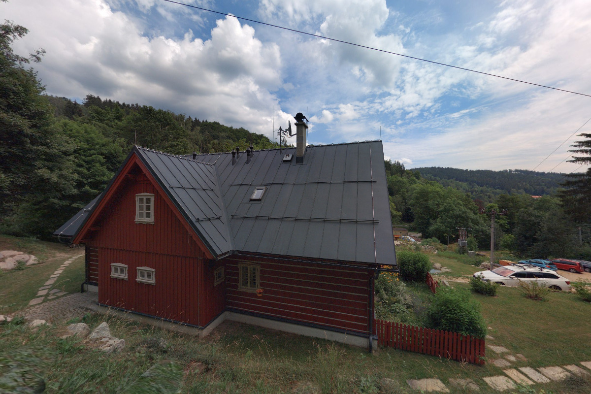 Roubenka u jezírka foto 3