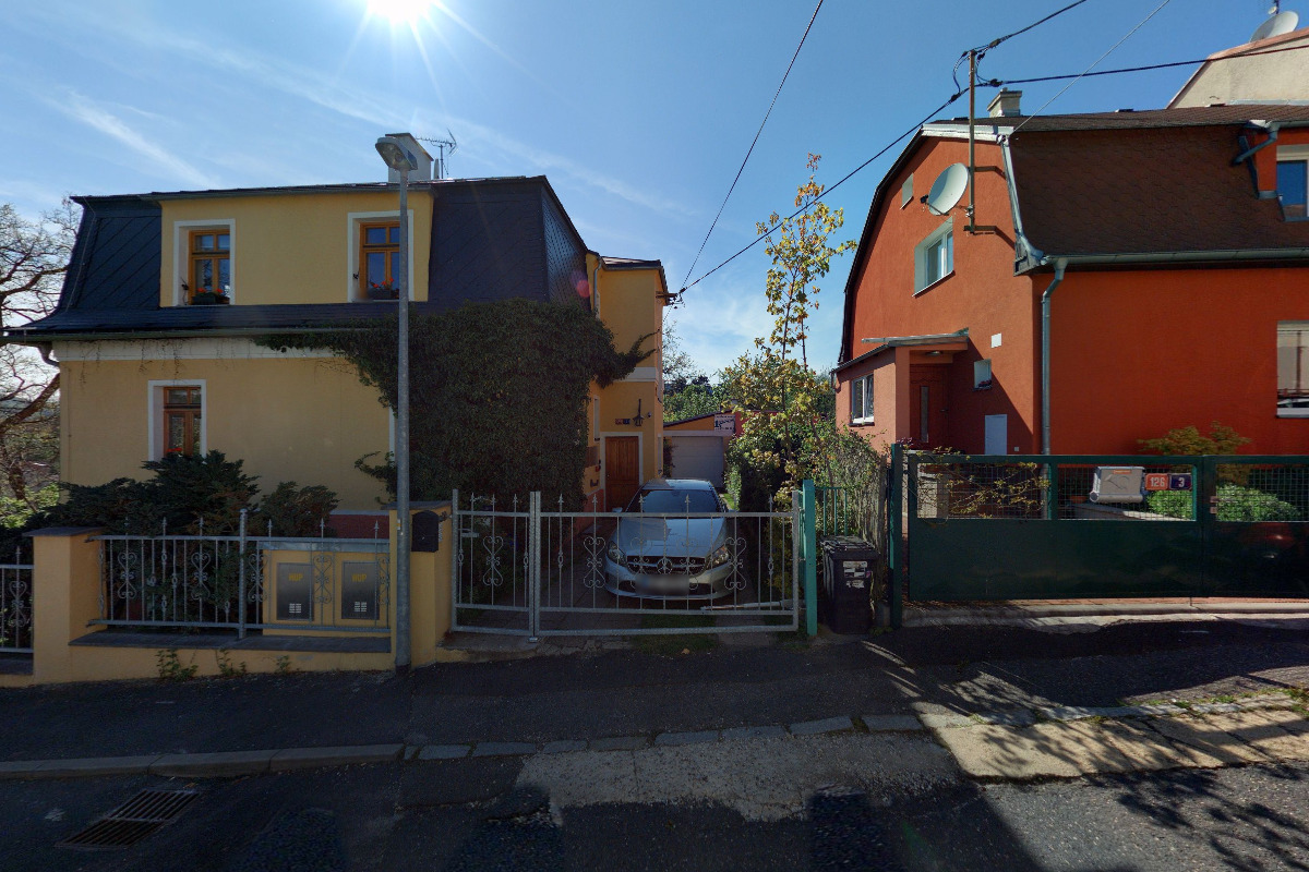 1. Dveřní Automatická společnost - Ing. Václav Matoušek