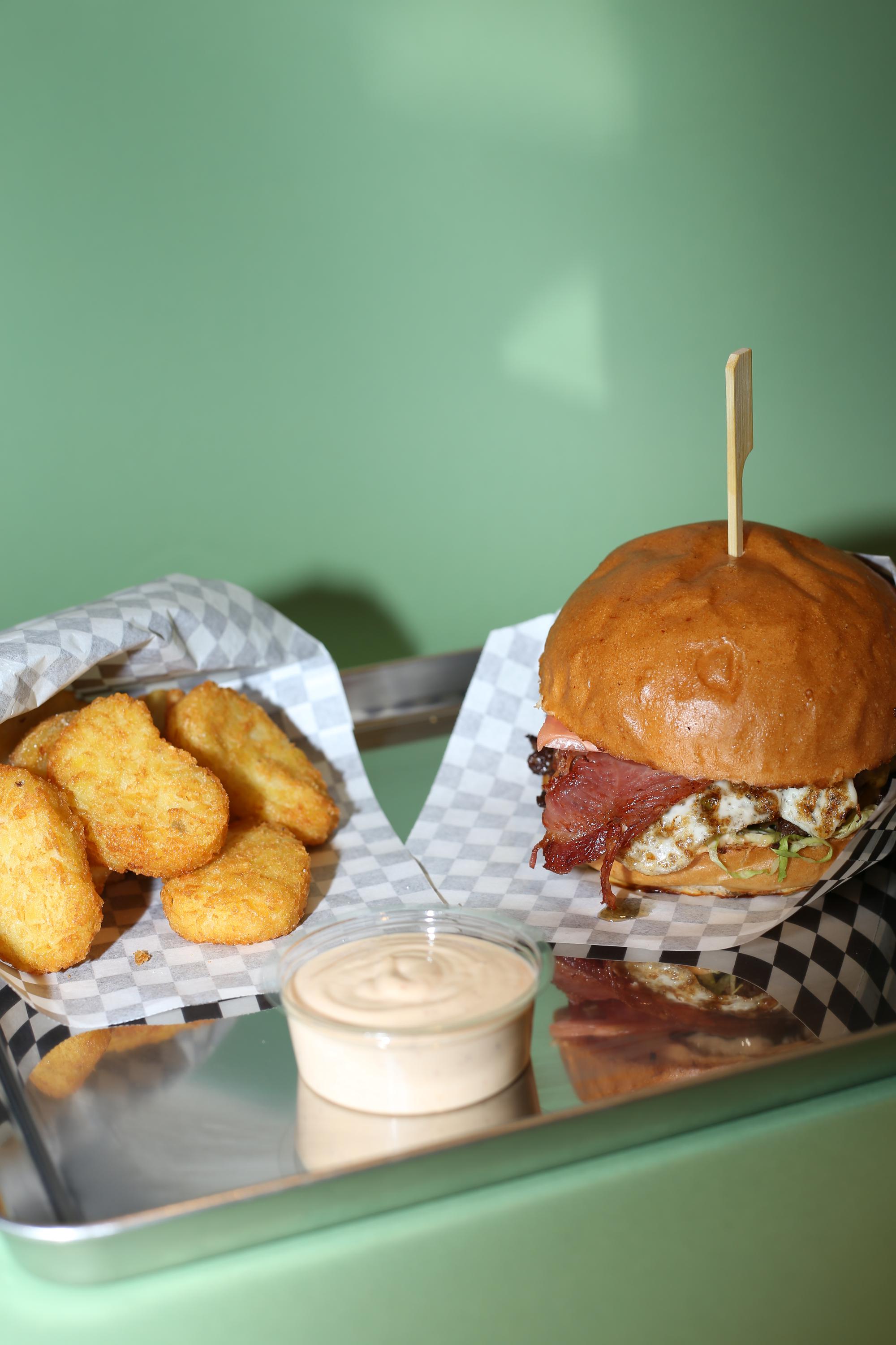 MATOKA Cheesesteaks & Burgers foto 3