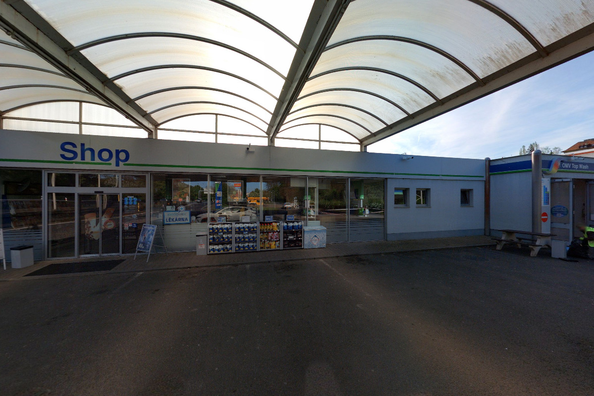 Občerstvení u čerpací stanice Dolní Kamenná 1005 foto 1