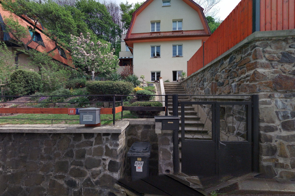 1. Vzájemná poradenská a.s.