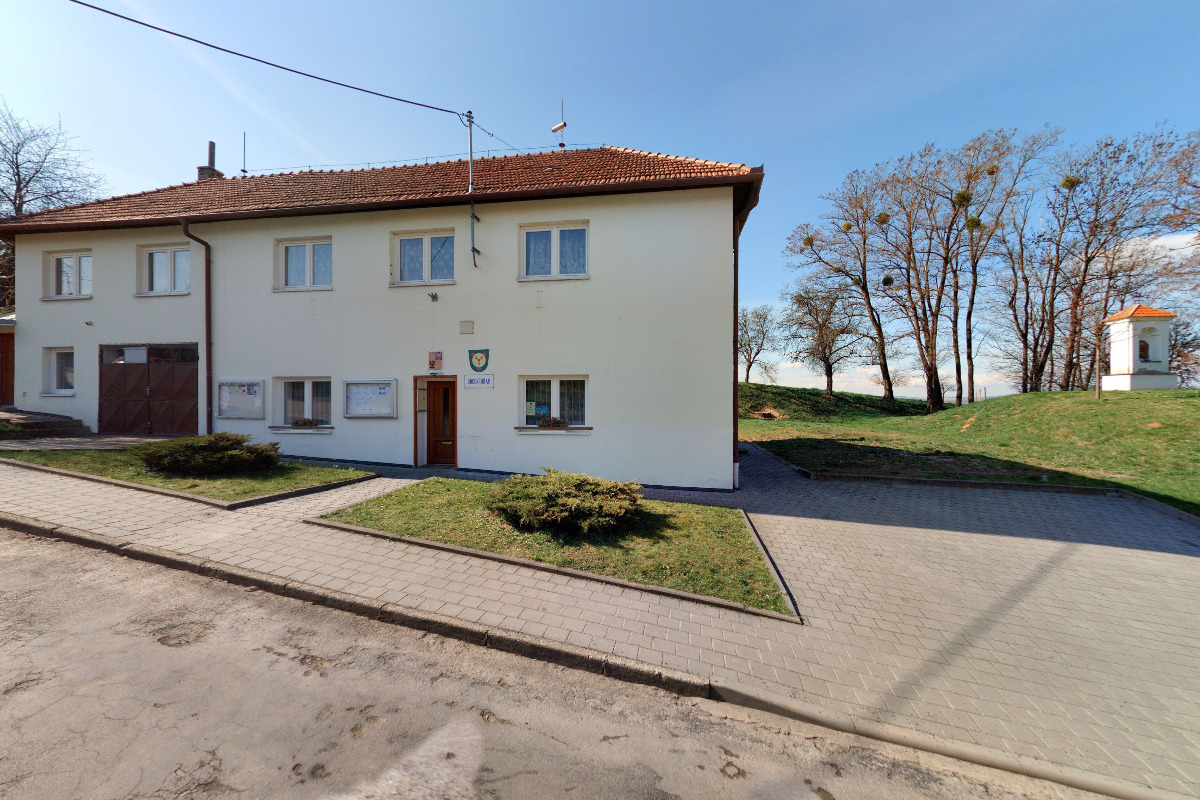 Soběsuky - obecní úřad foto 2