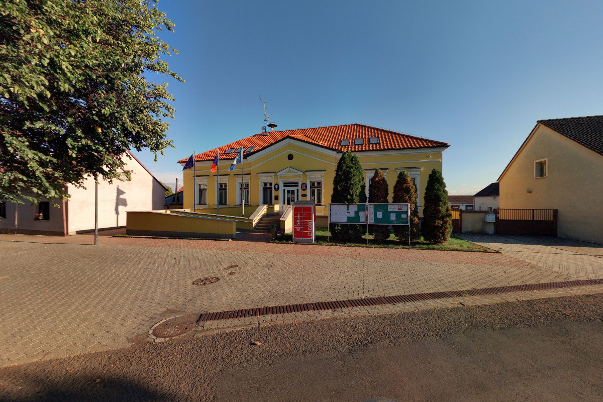 Výškov - obecní úřad foto 3