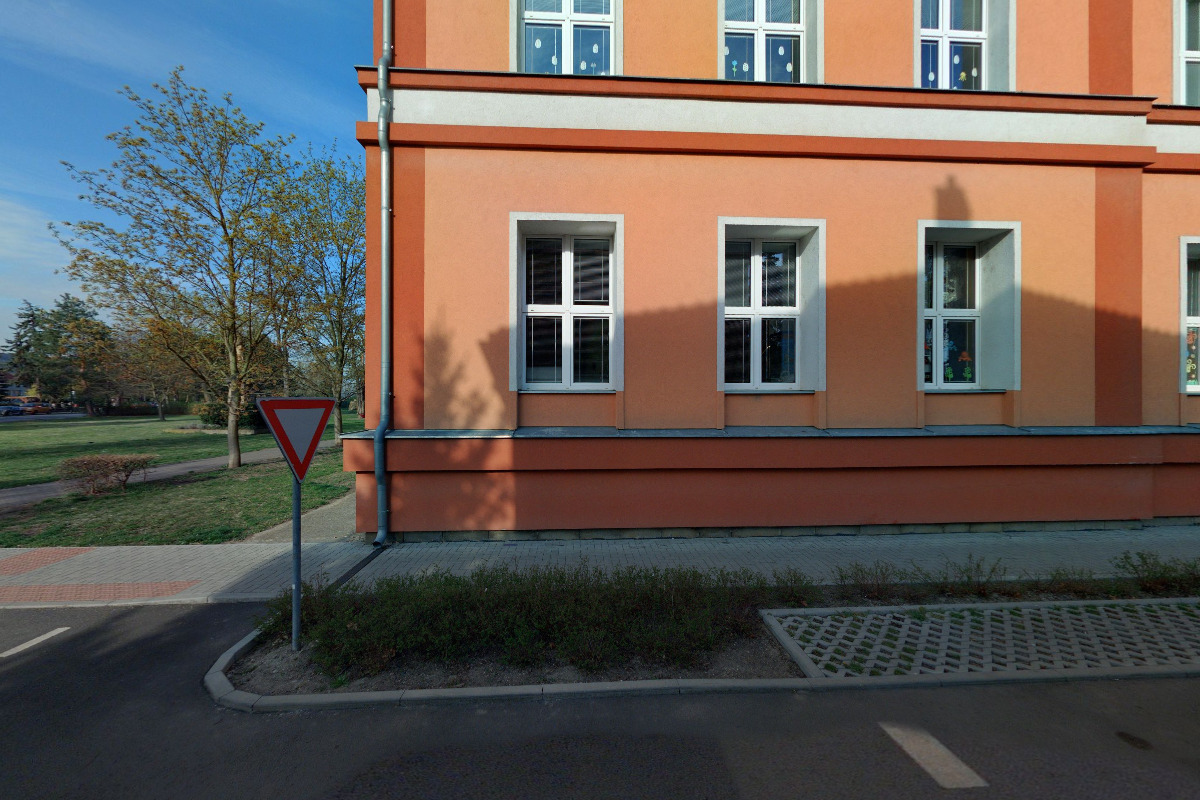 Základní škola J.E.Purkyně a Základní umělecká škola Libochovice foto 2
