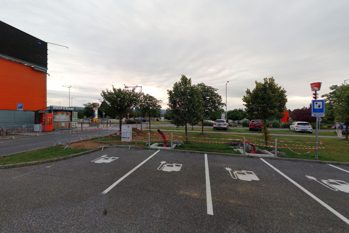 Dobíjecí stanice E.ON Drive