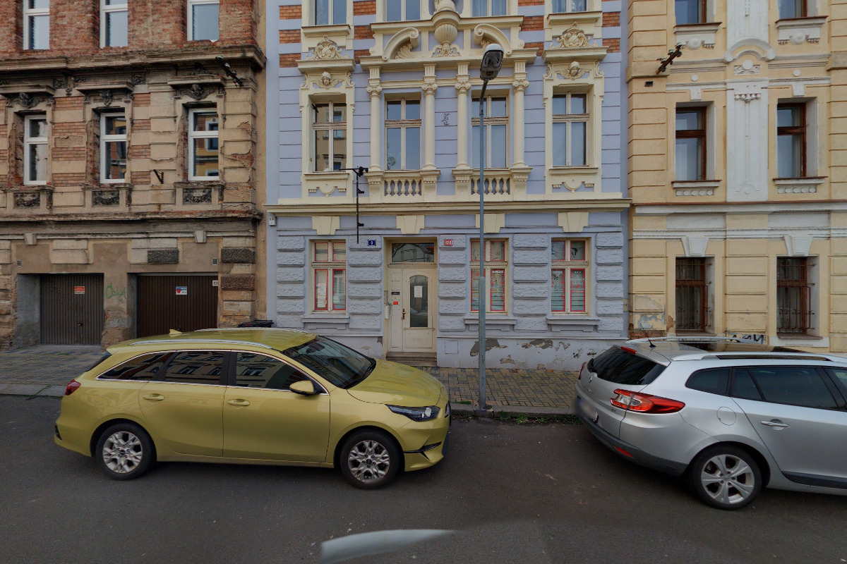 Professional Studio Top