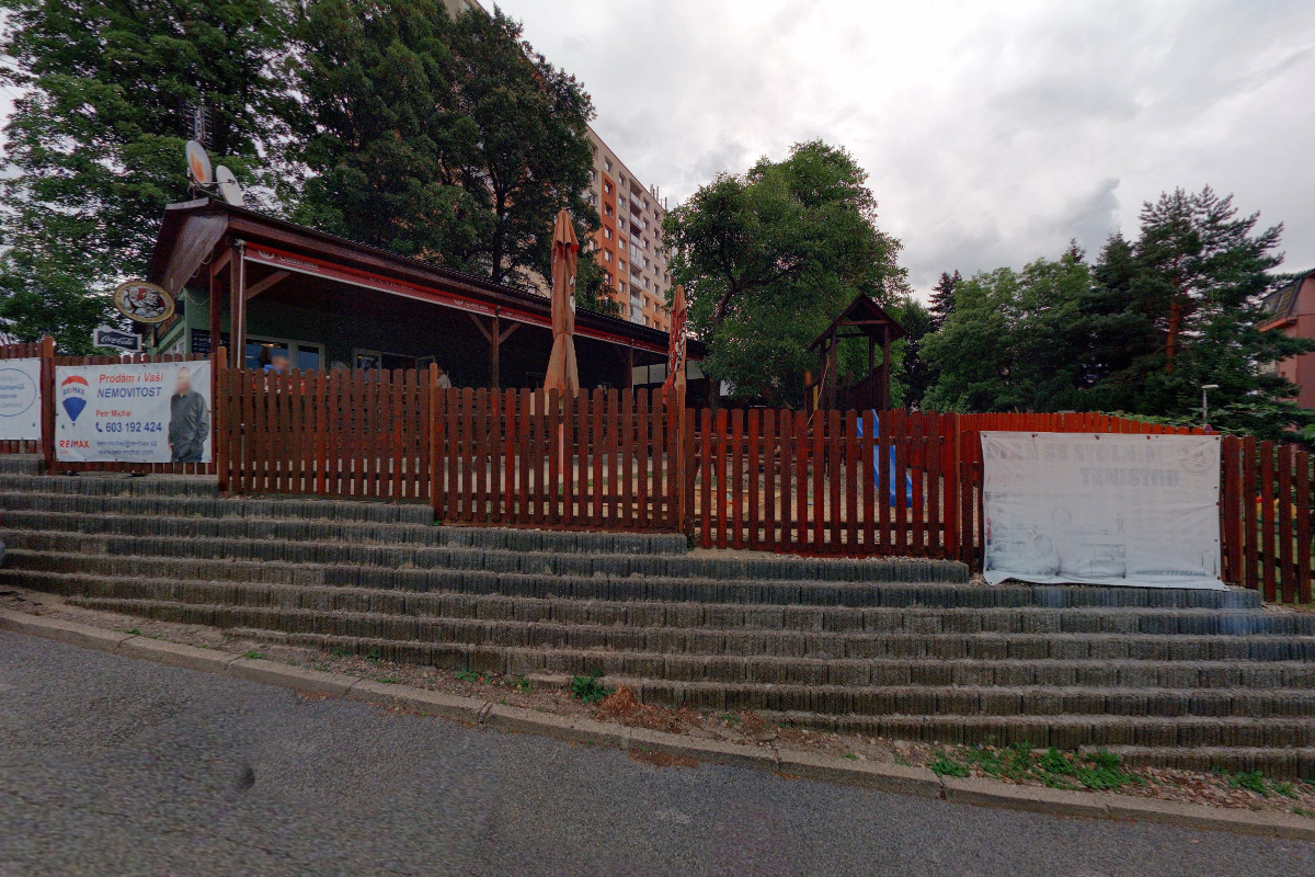 Nabíjecí stanice Restaurace U Cvičáku foto 5