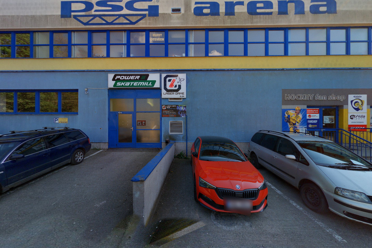 Fanshop RI Okna Berani Zlín foto 2