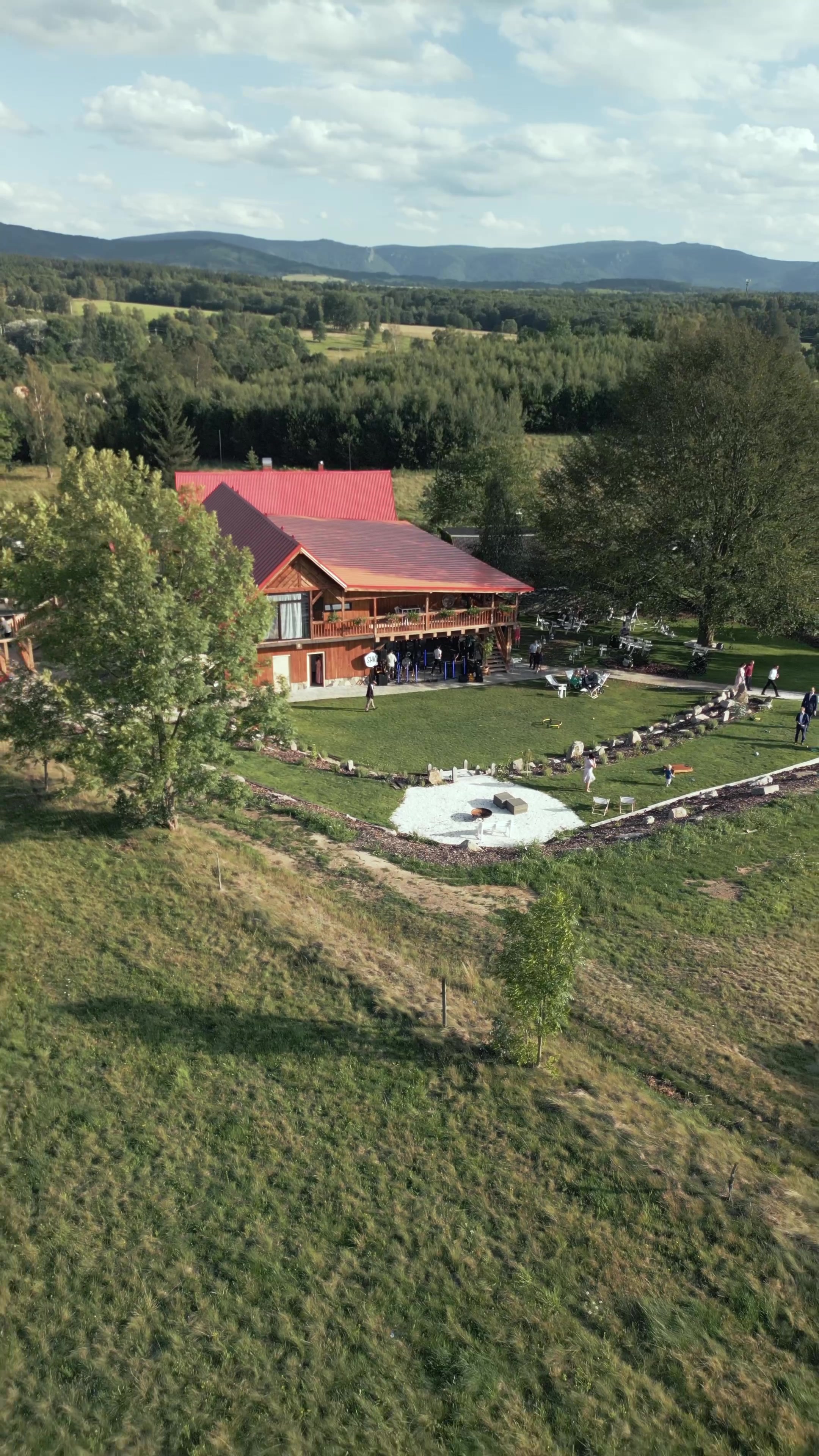 Řasnická stodola - Ubytování foto 2 (náhled videa)