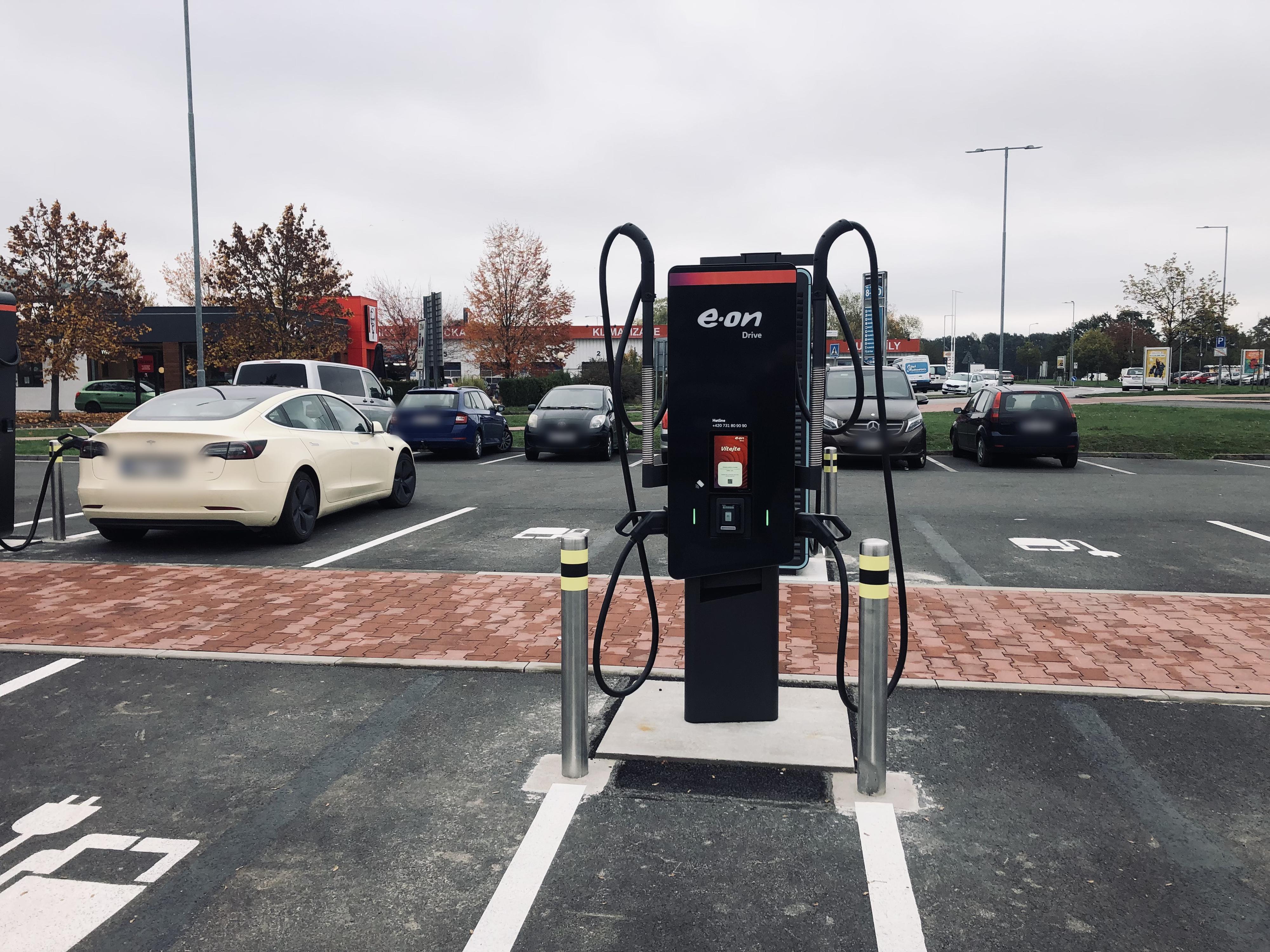 Dobíjecí stanice E.ON Drive
