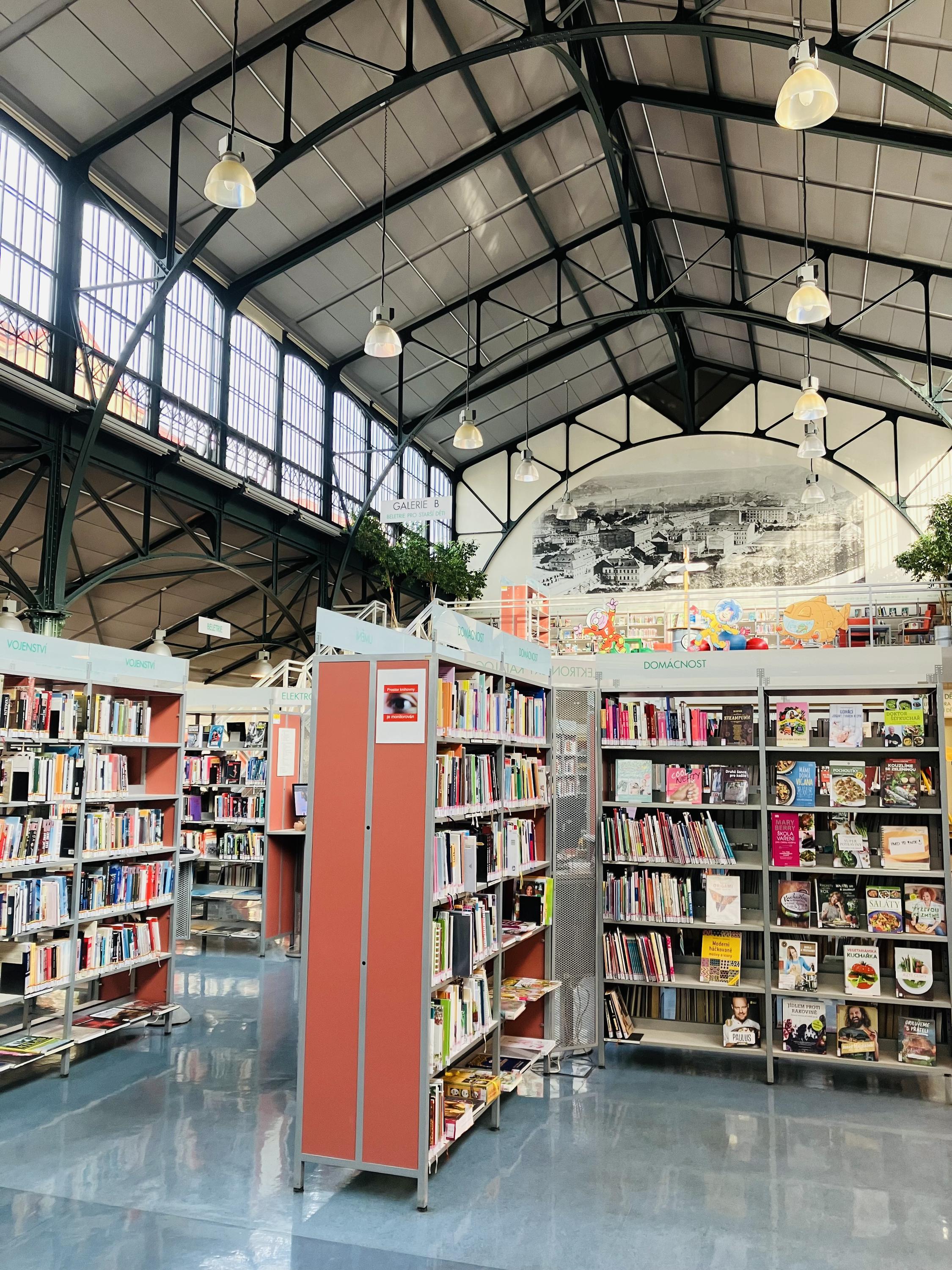 Městská knihovna v Praze - Smíchov foto 5