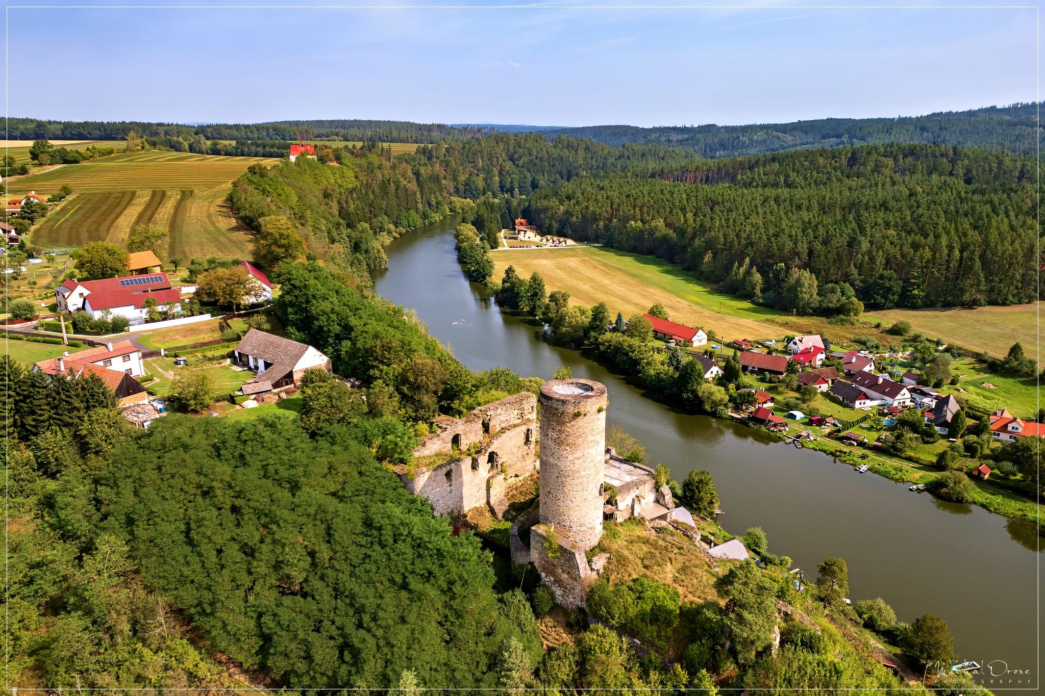 Zřícenina hradu Dobronice u Bechyně foto 3