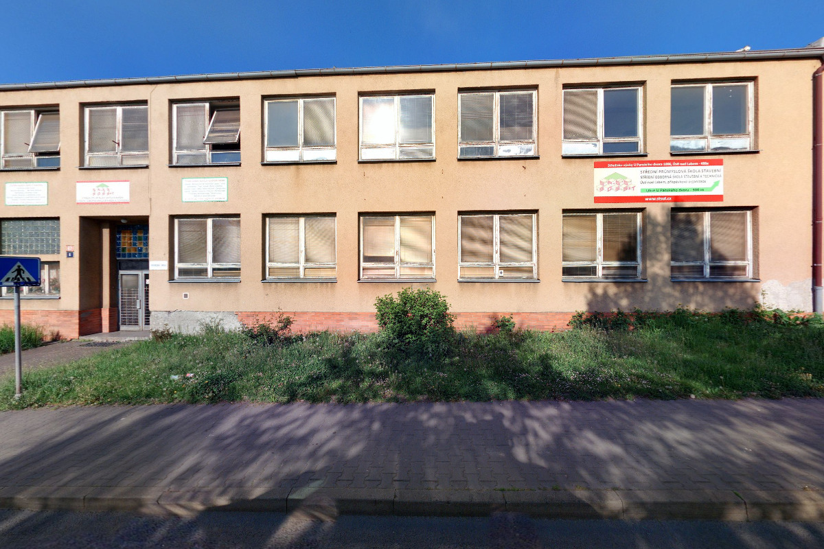 Střední průmyslová škola stavební, Ústí nad Labem, Okružní foto 2