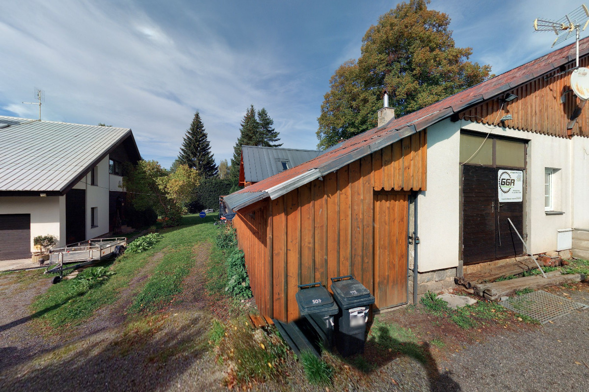 Obchůdek pod lipami