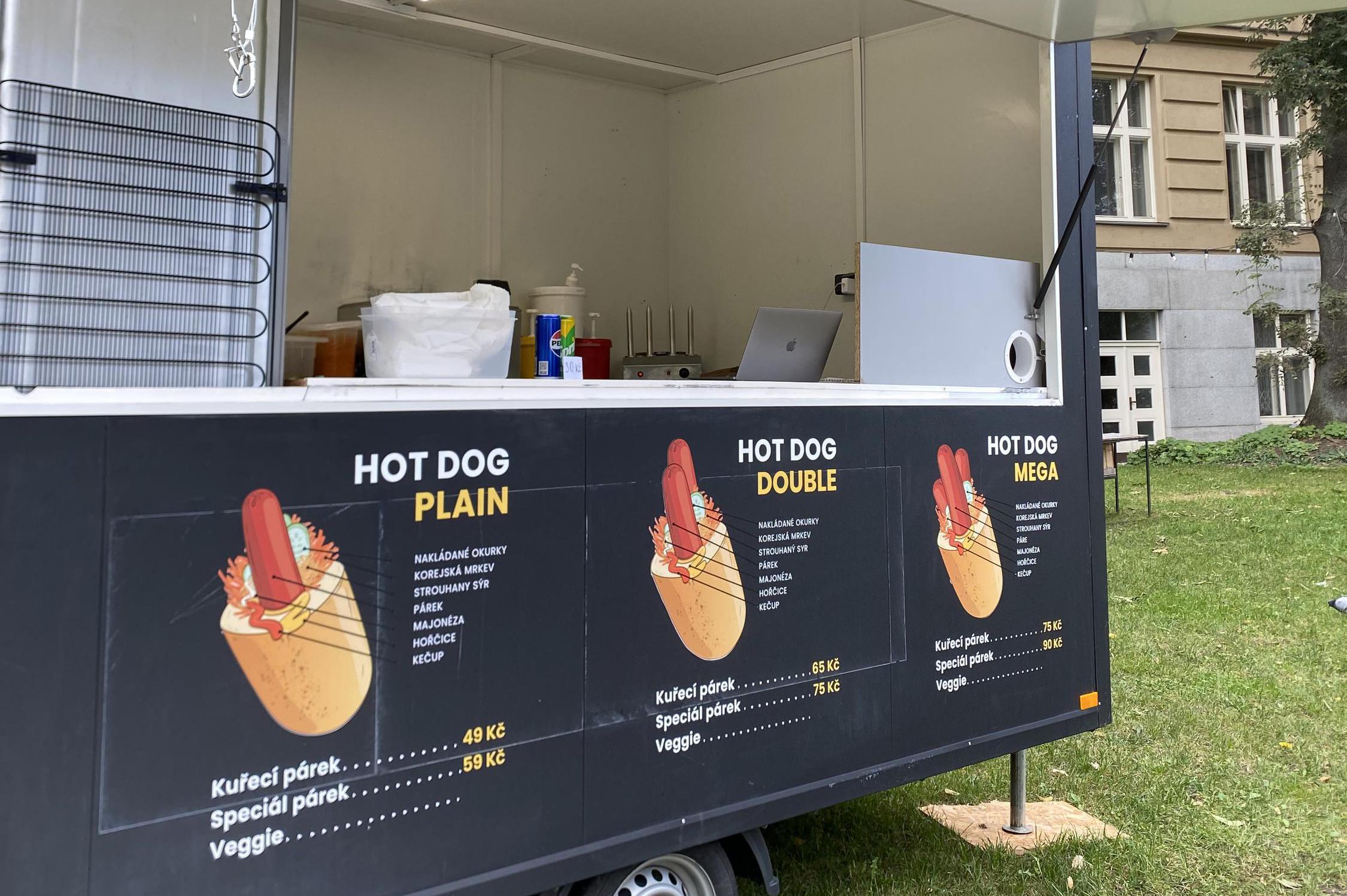 Hungry dog Hot Dogs foto 1