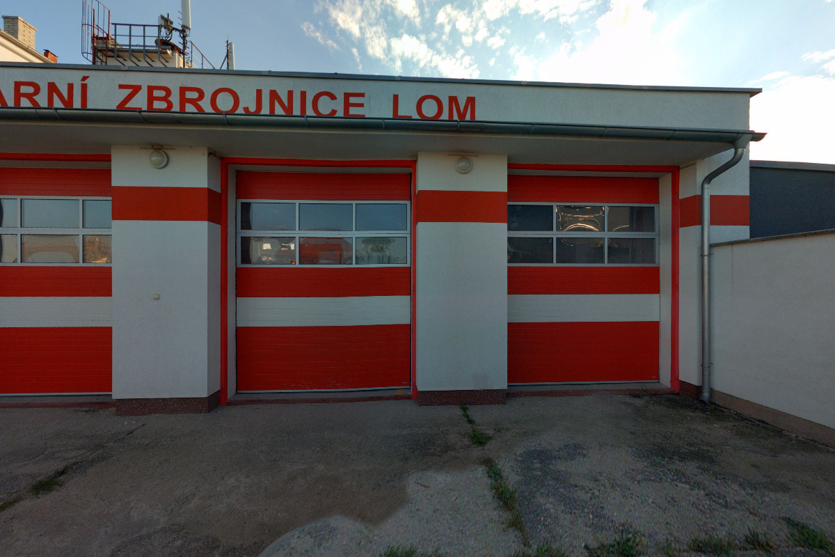 Jednotka sboru dobrovolných hasičů města Lomu foto 2