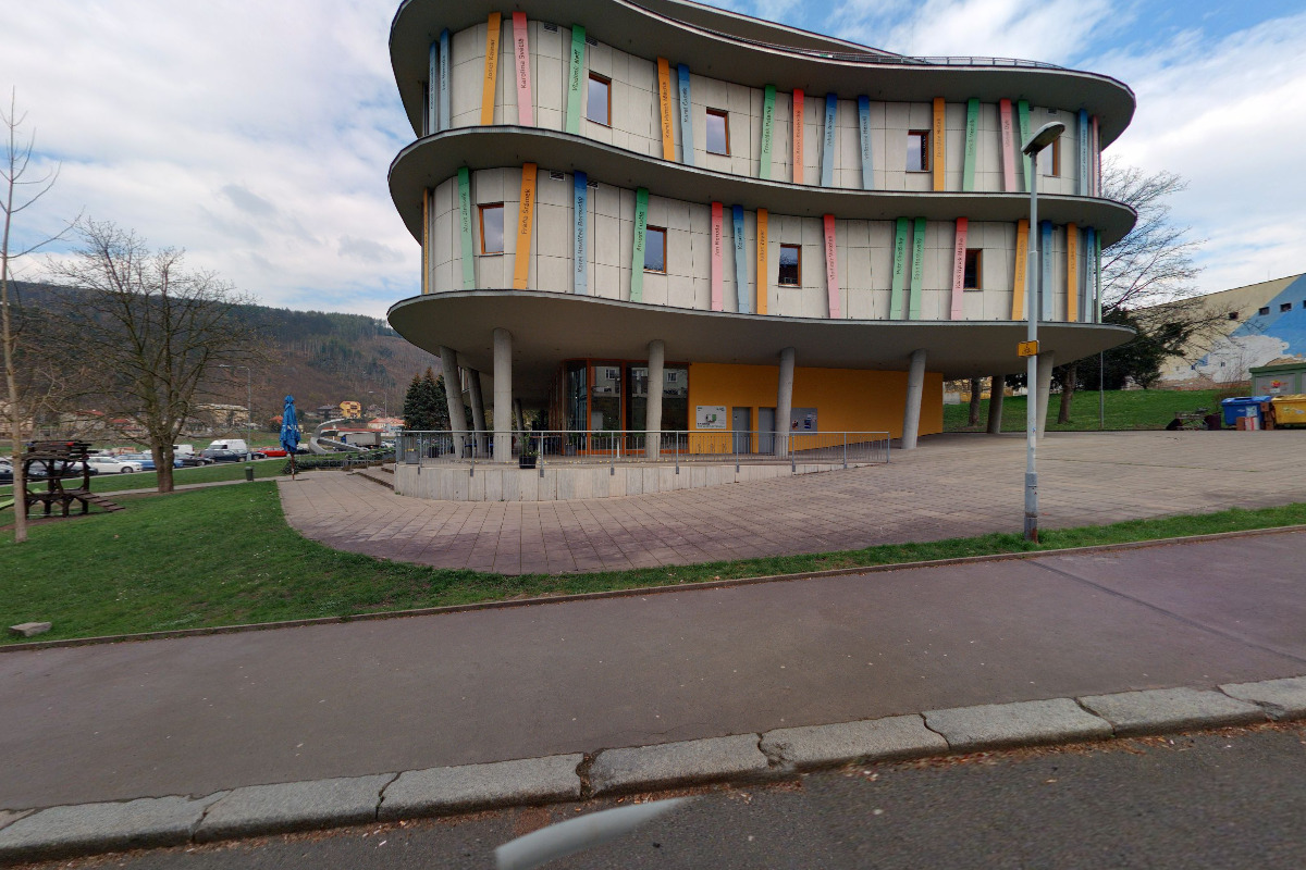 Nabíjecí stanice Informační centrum Městská knihovna Děčín foto 3