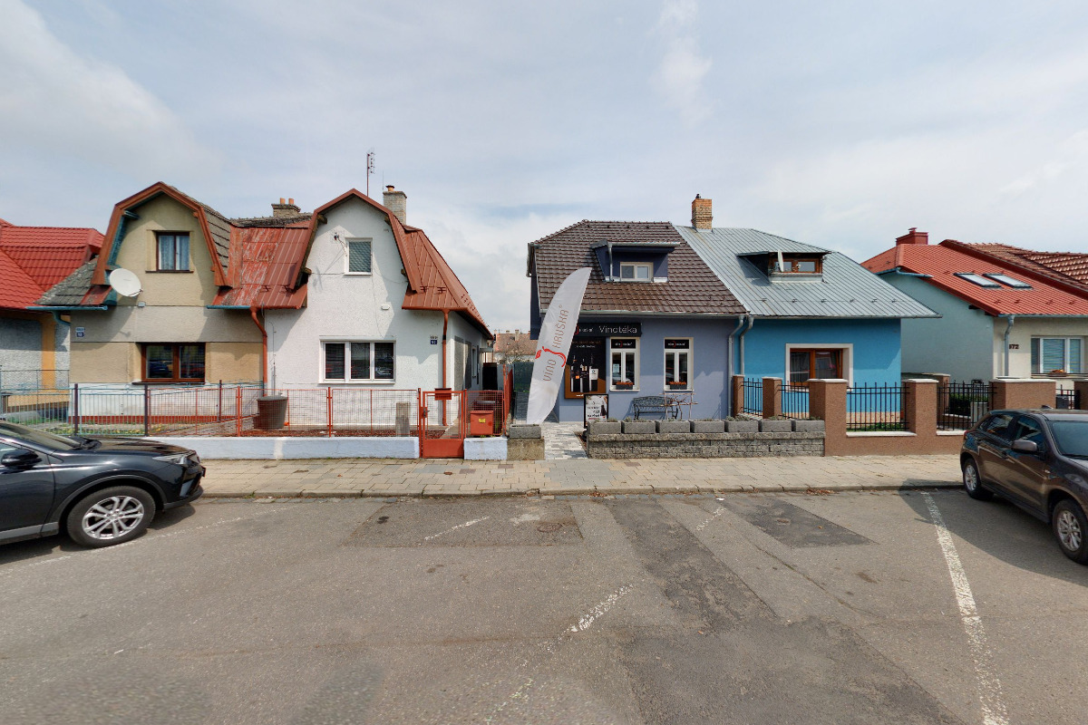 Vinotéka VÍNO HRUŠKA