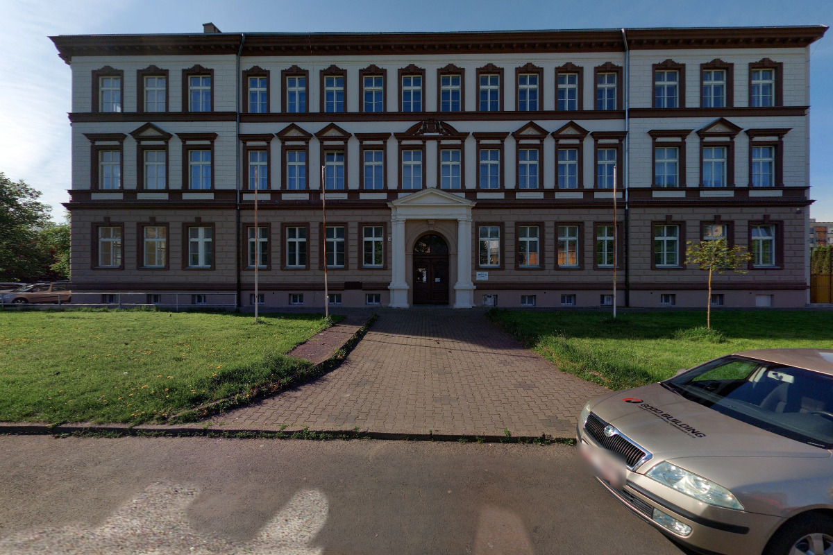 Střední škola obchodu, řemesel, služeb a Základní škola, Ústí nad Labem foto 2