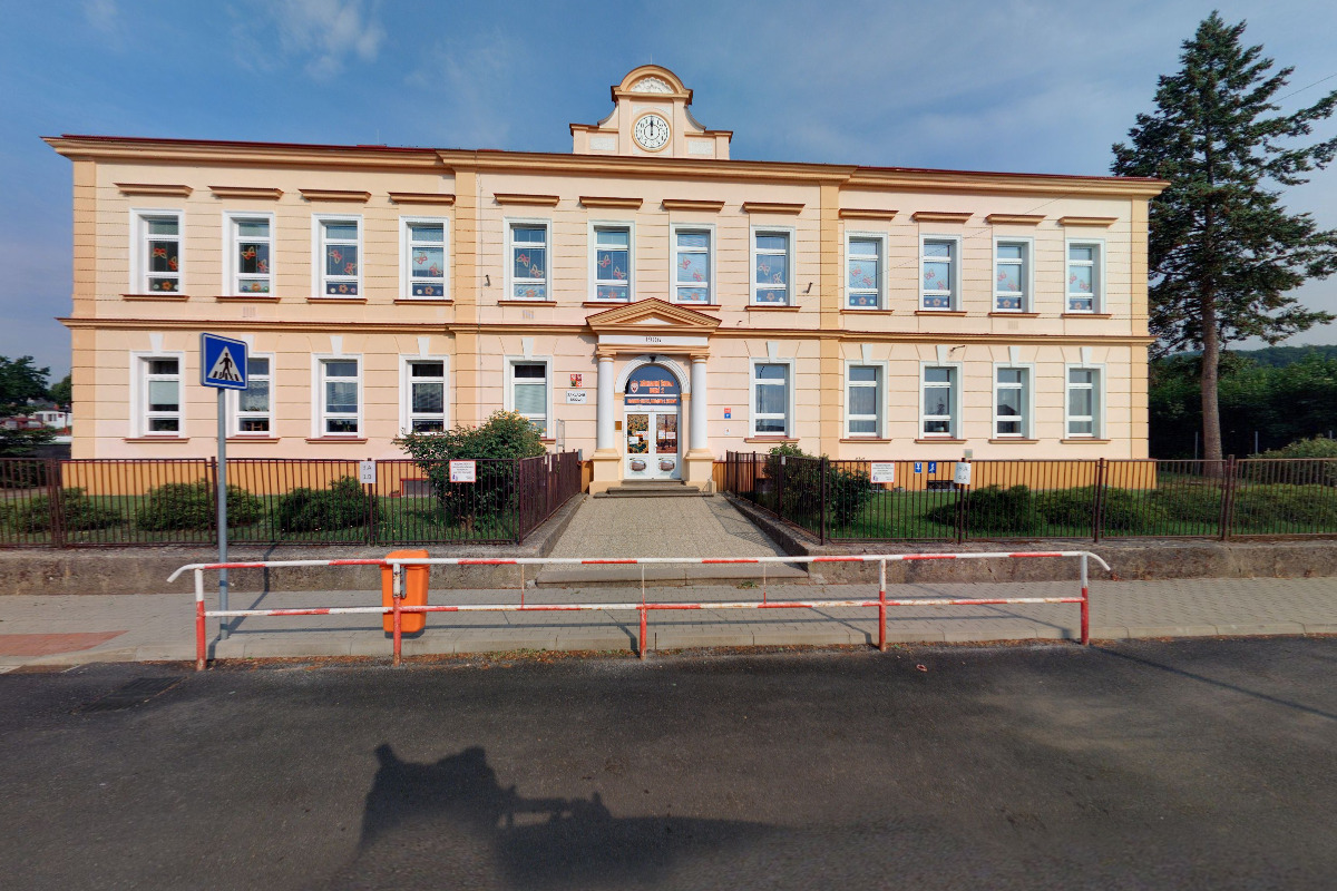 ZŠ Dubí 2, Tovární