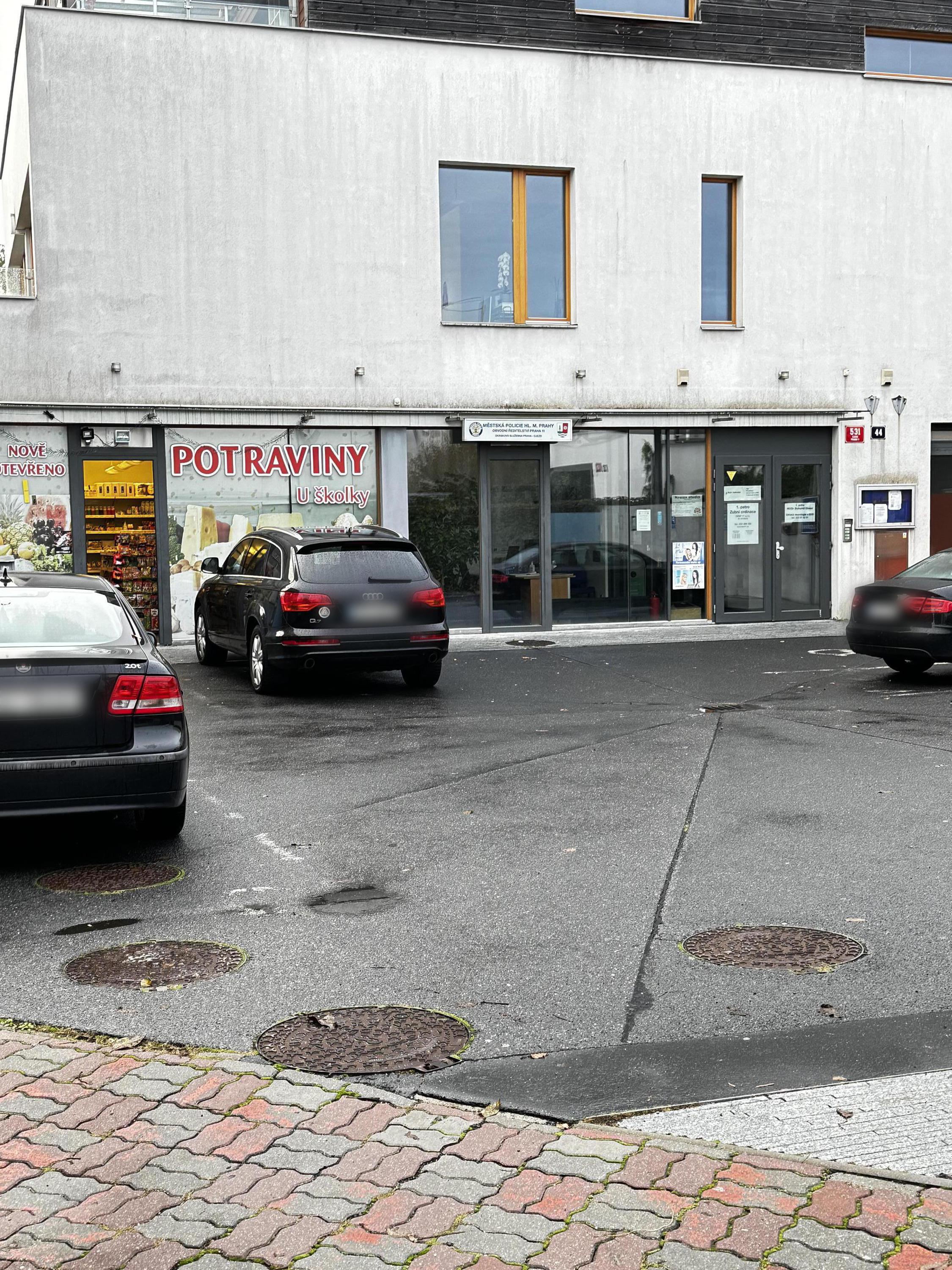 Potraviny Dům služeb foto 2