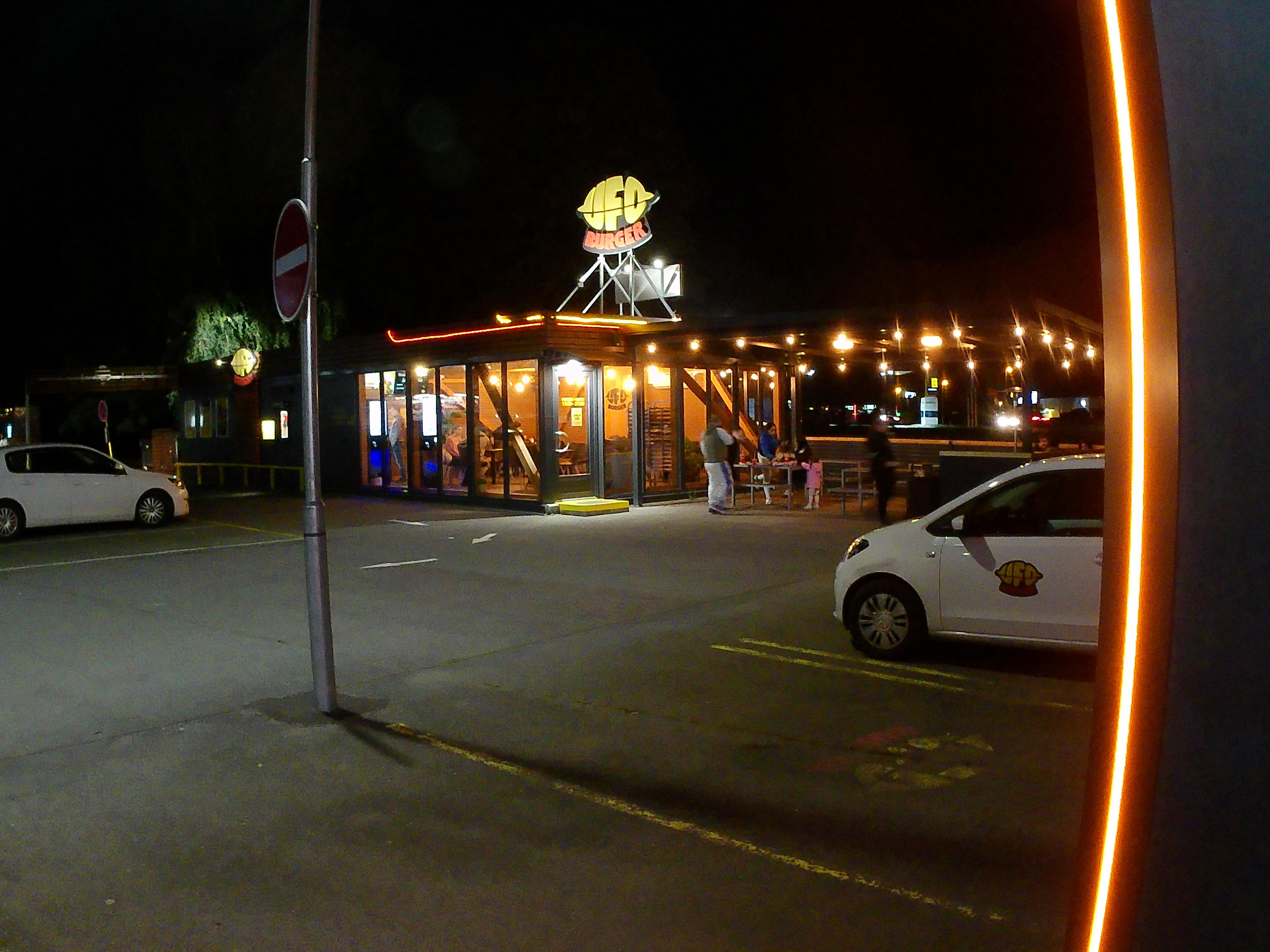 UFO Burger foto 2