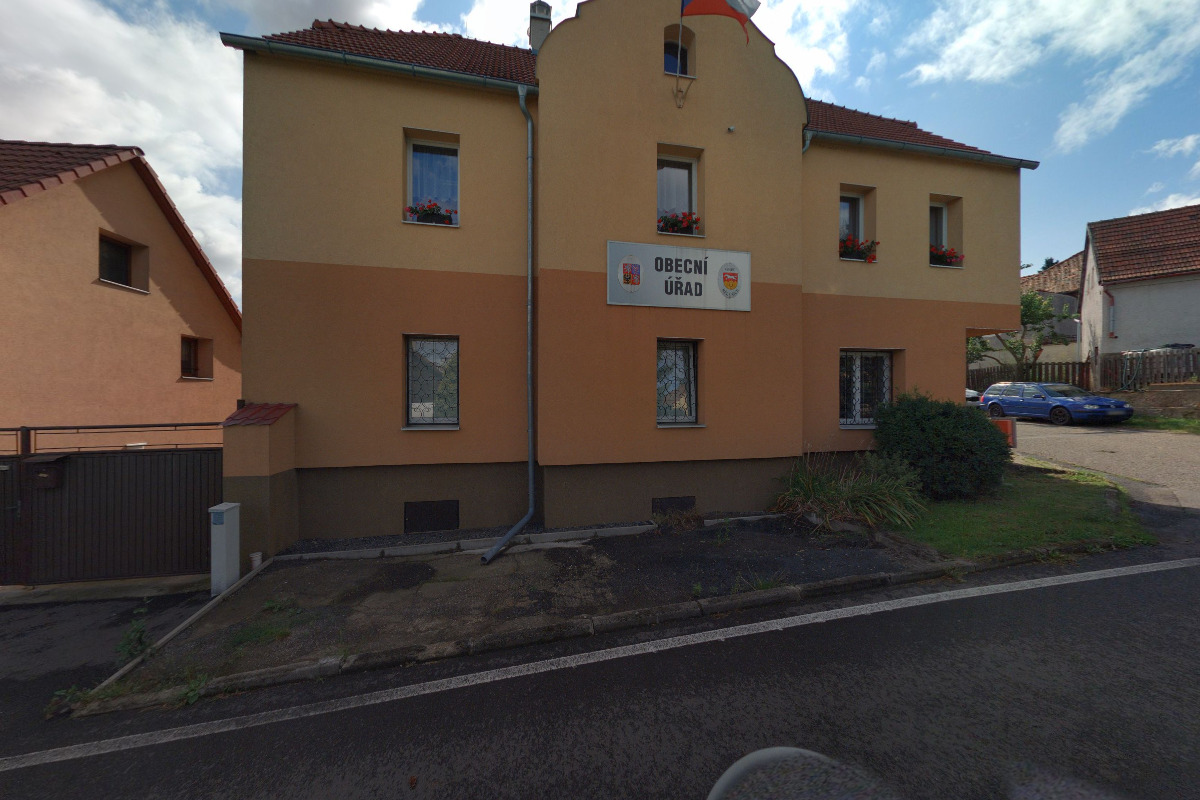 Bělušice - obecní úřad foto 3