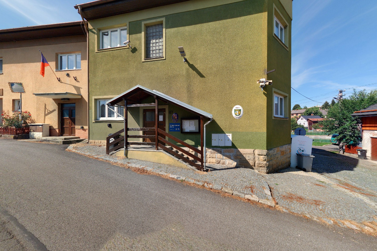 Místní lidová knihovna Lažany foto 2