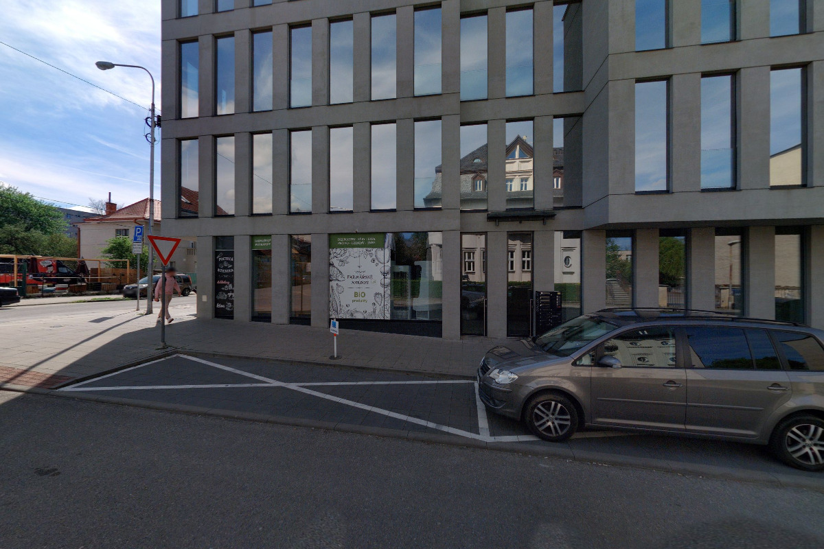 Wine & Food Shop Lavite