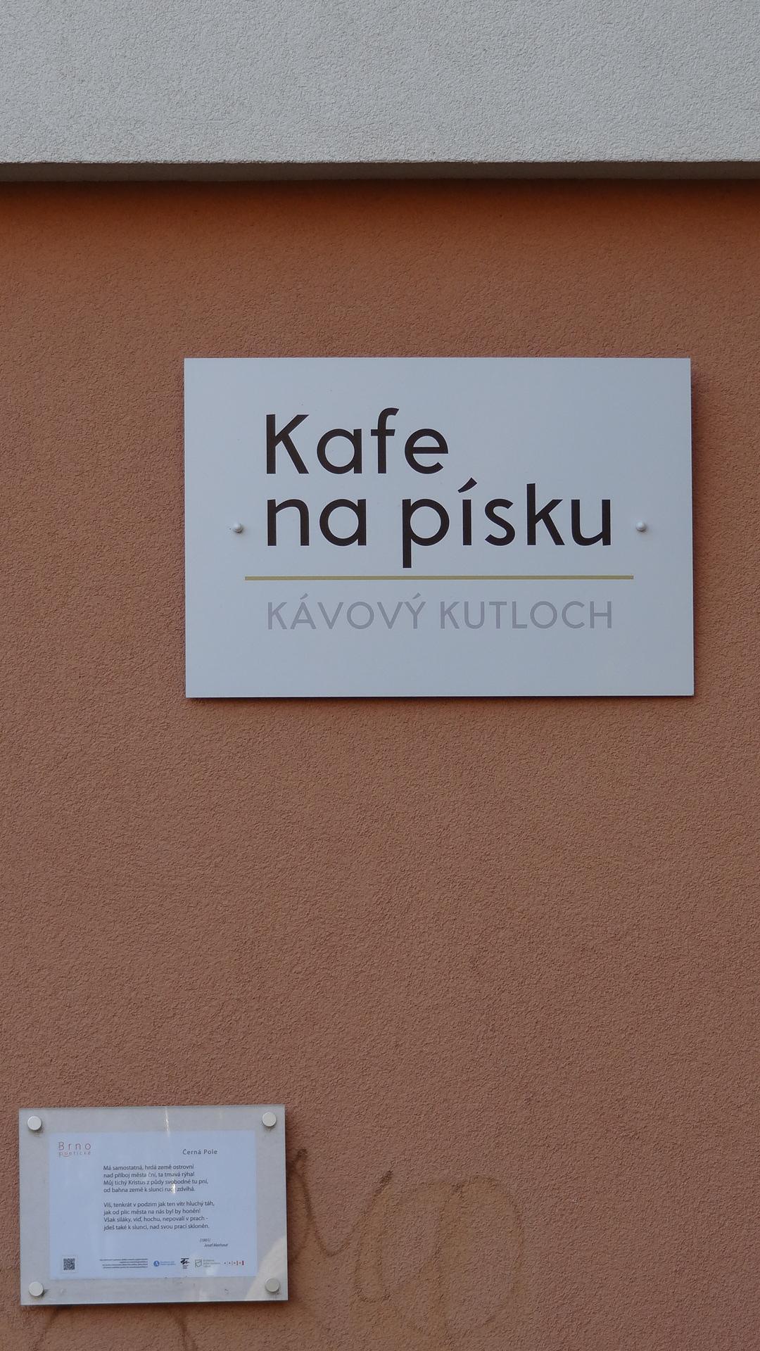 Kafe na písku foto 3