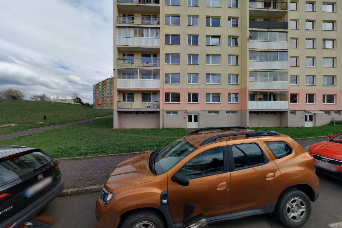 Bytové družstvo blok 704, Most foto 2