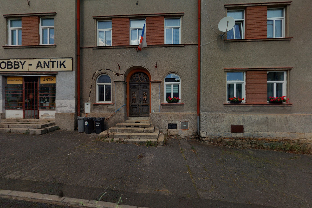 Jiří Podoubský - starožitnosti a antik foto 2