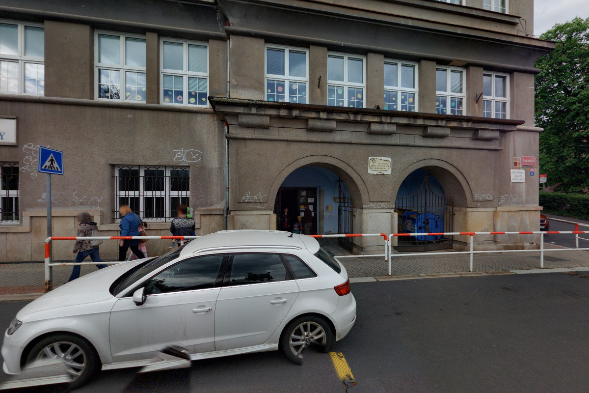 Základní škola a Základní umělecká škola Karlovy Vary, Šmeralova 336/15, příspěvková organizace