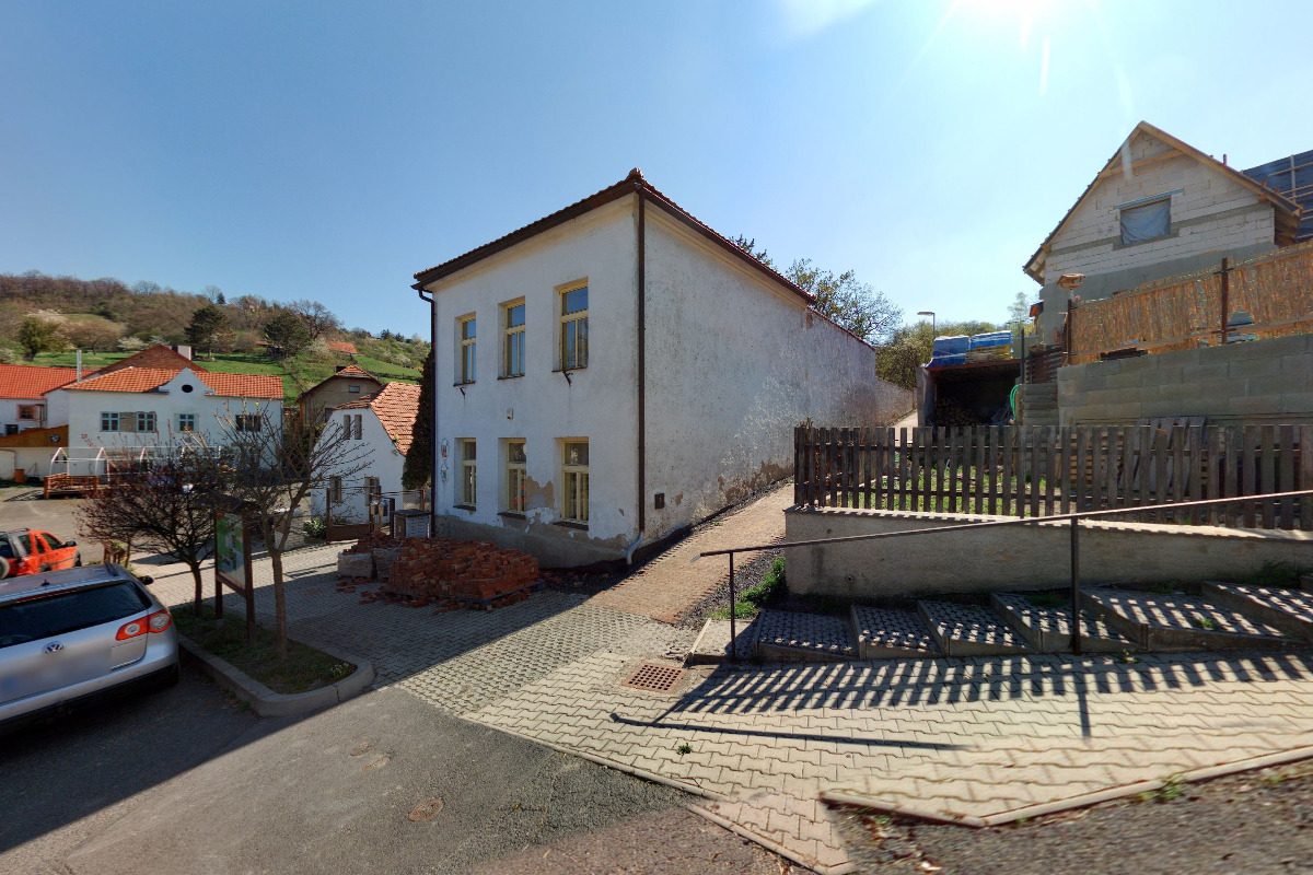 Malíč - obecní úřad foto 2
